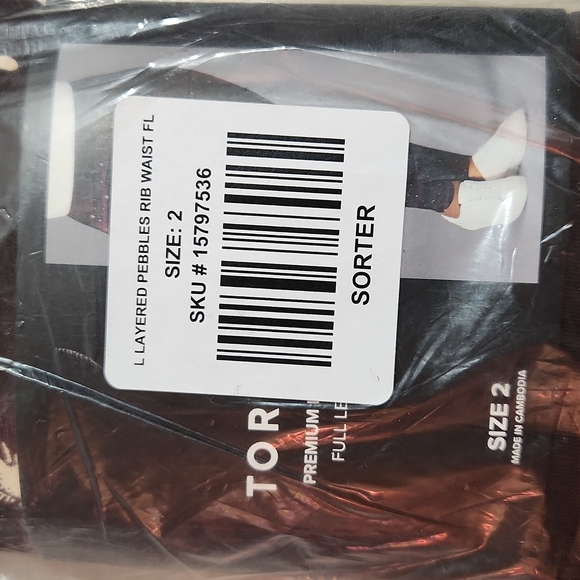 ❤️NWT VINTAGE TORRID FULL LENGTH LEGGING LAYERED PEBBLES CELESTIAL PRINT SIZE 2X - Picture 4 of 10